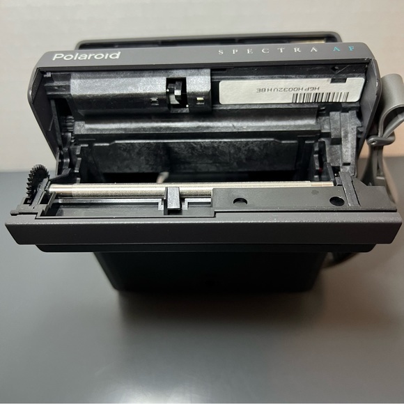 Polaroid Spectrum AF Instant Camera - Picture 8 of 11